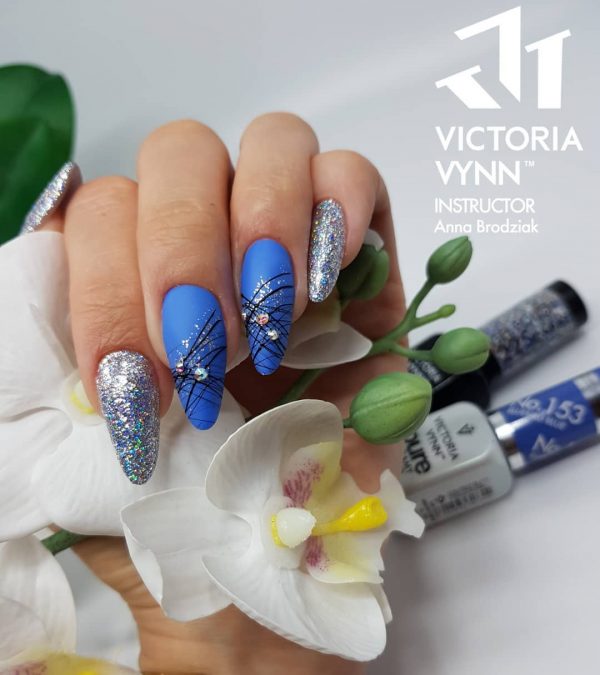 Victoria-Vynn-pure-creamy-BLUEBIRD-BLUE-gelpolish-225